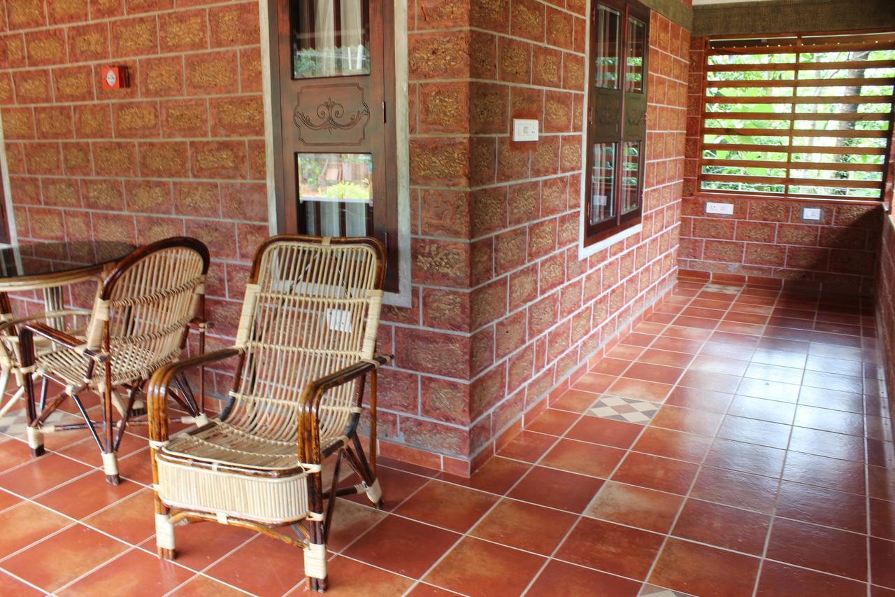 Neelambari Resorts Urakam Exterior photo