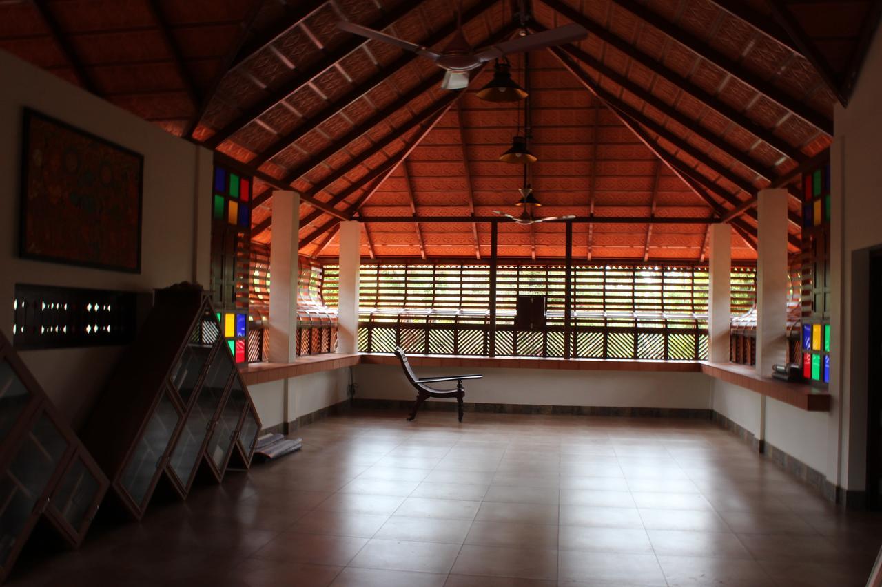 Neelambari Resorts Urakam Exterior photo