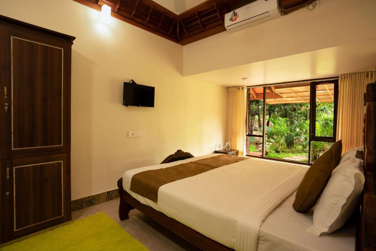 Neelambari Resorts Urakam Exterior photo